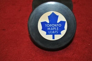TRONONTO MAPLE LEAFS NHL HOCKEY PUCK - BLANK BACK - Picture 1 of 3