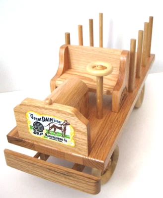Camión de madera John Deere Parts Express 'The Winning Edge' Great Dain Line -NUEVO Foto 1 de 4
