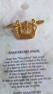 Pin Pin Pinback Ángel Aniversario Nuevo En Tarjeta Con Dicho - Imagen 1 de 3