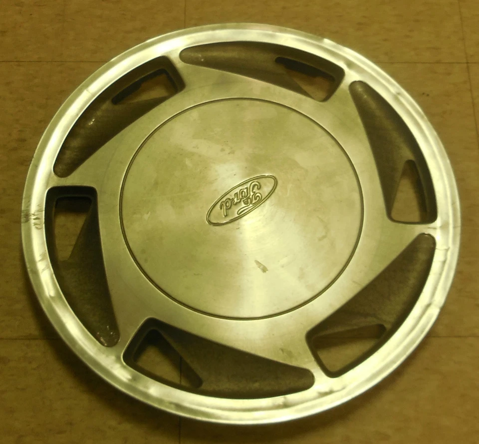 15" 1990-1994 Ford Explorer E150-E350 F150-F350 Wheel Cover F17A1130AA - Imagem 1 de 1