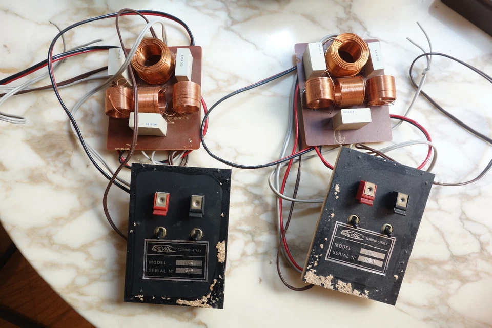 Revac Utah 44 Paire de filtres / borniers pour enceintes vintage - Immagine 1 di 4