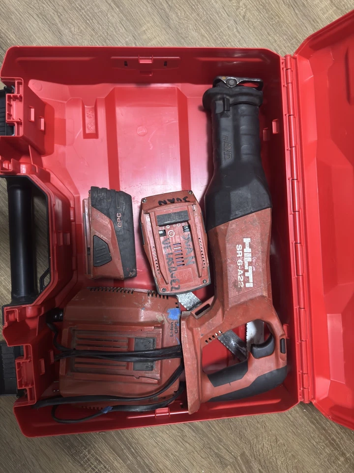 Sierra recíproca inalámbrica Hilti SR 6-A22 con batería probada Foto 1 de 4