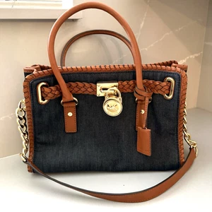 Bolso de Mano Michael Kors Hamilton Denim Oscuro Cuero Coñac Costuras Batidas  - Imagen 1 de 12