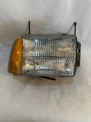 Faro derecho Blazer 1996 S10 usado OEM Foto 1 de 4