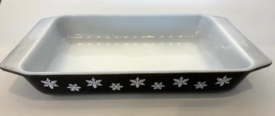 PYREX Vintage 548-B 1 1/4 Qt Rectangle Snowflake Casserole Black & White NO Lid - Image 1 of 4