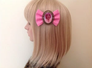 Grasa Frenchie arco de pelo clip rockabilly pin up chica retro de colección cameo arena - Imagen 1 de 2
