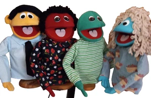 Popular Regular Set of 4  Family Puppets-your choice skin color - Picture 1 of 6