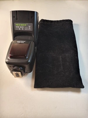 NEEWER Speedlite NW-625 Camera Flashlight Tested and Working with Pouch - Image 1 of 4