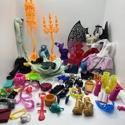 Accesorios para muñecas Monster High piezas grandes, zapatos, alas, carteras ropa Foto 1 de 4