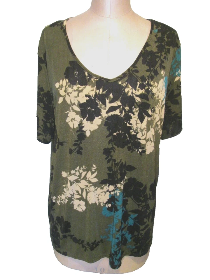 JACKLYN SMITH TOP ESTAMPADO FLORAL OLIVA S/S V-NK TALLA XXL ¡EXCELENTE! ¡LIQUID FAB CARRERA/CAS! Foto 1 de 4