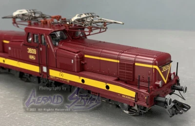 Märklin HO Digital 37333 Luxembourg State Railways CFL Electric Locomotive HO953 - Image 1 of 4