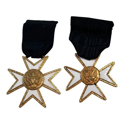 Juego de 2 medallas cruz maltesa águila extendida caballeros templarios masónicos de colección Foto 1 de 4