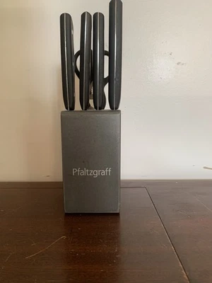 Conjunto de blocos de facas Pfaltzgraff - Inclui 4 facas e tesouras! - Imagem 1 de 3