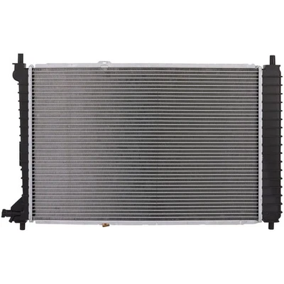 Radiador Spectra Premium CU2139 para Ford Mustang 97-04 Foto 1 de 4