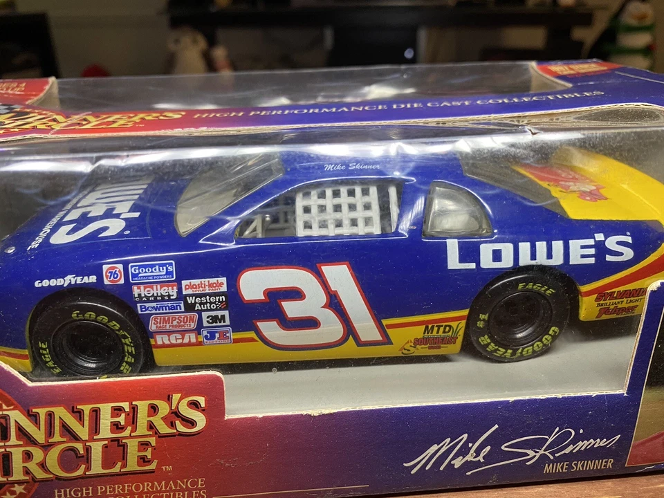 Литой спонсируемый гоночный автомобиль Lowe's Winners Circle 1:24 NASCAR 1997 - Изображение 1 из 4