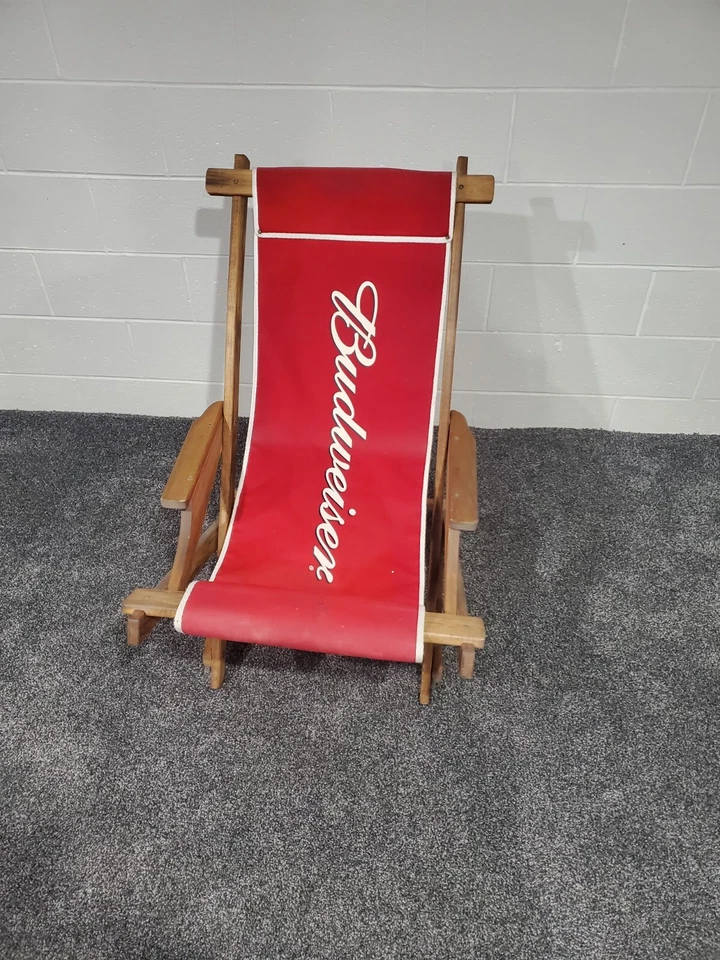 De colección. BUDWEISER Asiento de Lona de Madera Eslinga Mecedora Puerta Trasera Hombre Cueva  Foto 1 de 3