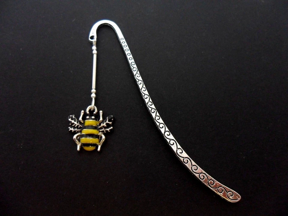 ROSIES JEWELLERY A TIBETAN SILVER AND HONEY BEE CHARM BOOKMARK. NEW.