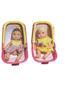 Mattel Barbie Stroll N Play hispanische & blonde Baby Krissy Puppen in Trage 🎀 - Bild 1 von 7