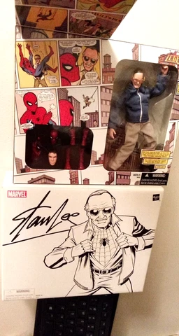 MARVEL LEGENDS SDCC STAN LEE COMPLETE FREE SHIPPING! Cover