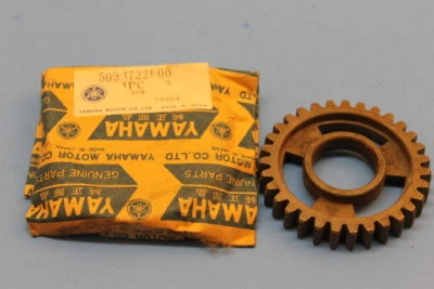 NOS YAMAHA OEM 2ND WHEEL GEAR MX250 YZ250 PART# 509-17221-00-00 - Image 1 of 4