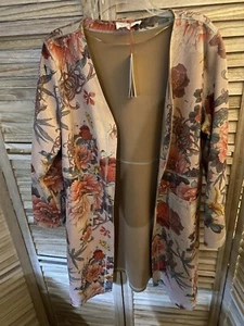 Chaqueta Plumero Solitario Talla L Imitación Gamuza Abierta Bolsillos Largos Floral - Imagen 1 de 4