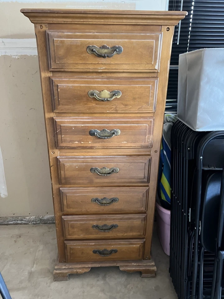 Cajonera antigua Foto 1 de 1