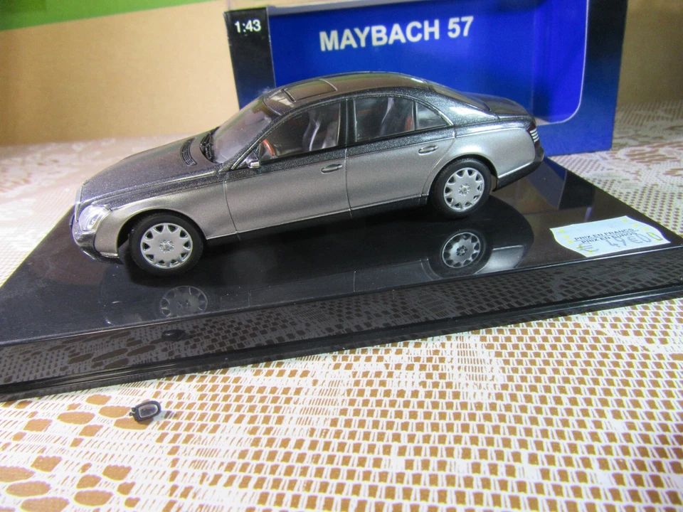 697Y AutoArt 56163 Maybach 57 SWB 2005 Grigio Metallizzato 1:43 + Scatola - Immagine 1 di 4