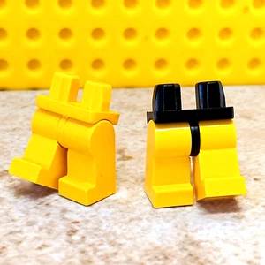 LEGO Minifigura Piernas Desnudas Speedo Tanga Traje de Baño Parte Inferior Lote de 2 Cuerpo Unisex - Imagen 1 de 1
