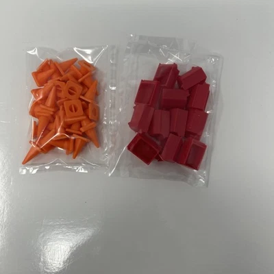 Lote de 12 Graneros Hoteles y 32 Casas Cono de Tráfico Monopoly Disney Edición Pixar Foto 1 de 3