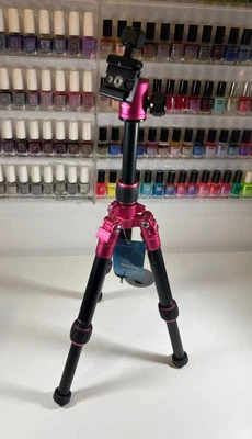 MeFOTO DayTrip Compact Tripod Kit with 2 Section Aluminium Legs - Hot Pink - Image 1 of 3