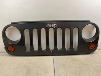 Оригинальная заводская решетка из гранитного хрусталя для Jeep JK Wrangler PAU 2007-2018 066746 - Изображение 1 из 4