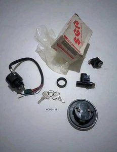 Genuine Suzuki TS100 TS125 Key Set Ignition Key Switch Lock Set Nos Japan - Picture 1 of 2