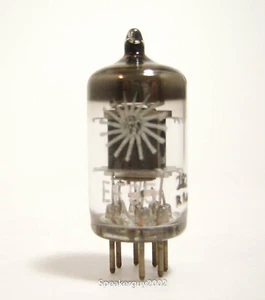 Mullard Vacuum Tube / EF95 6AK5 / R1M -- RM - Picture 1 of 2