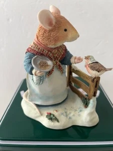 Villeroy & Boch Foxwood Tales Winter at Foxwood 19 Mrs. Mouse Seeds of Kindness - Picture 1 of 12