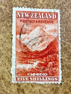 New Zealand #83  Mt Cook 5 sh vermilion, used 1898 issue - Picture 1 of 4