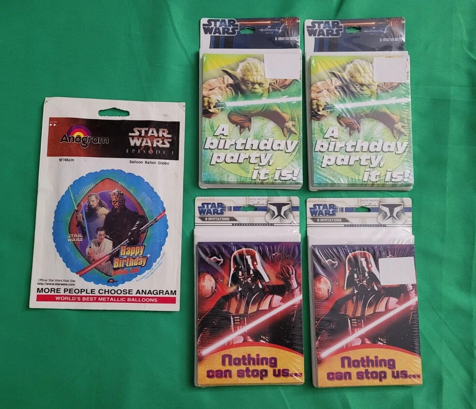 Star Wars Yoda & Darth Vader Birthday Invitations & 18in Foil Balloon Lot of 5 - Image 1 of 4