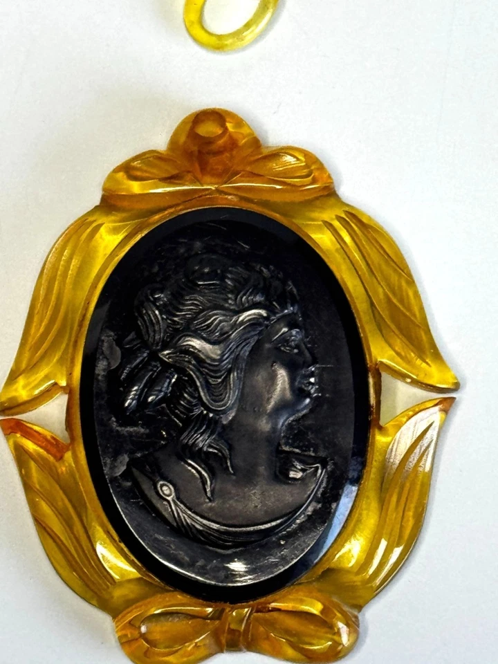 Бакелитовый яблочный сок обратная резная камея подвеска ожерелье целлулоидная цепочка 1930-е - Изображение 1 из 4