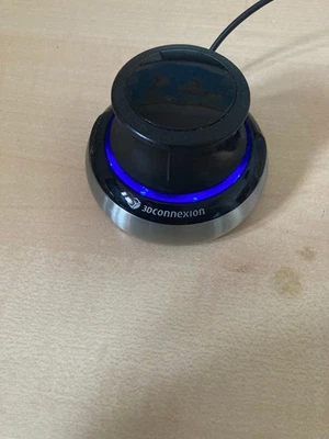 3Dconnexion SpaceMouse Compact 3D-Maus - Schwarz/Silber (3DX-700059) - Bild 1 von 2