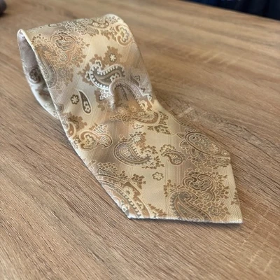 Venturi Uomo 100% Silk Tie Beige Brown Paisley Pattern Elegant Mens Necktie - Image 1 of 4
