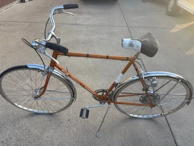 1966 Schwinn Varsity 10 speed with generator headlight and taillight - Image 1 of 4