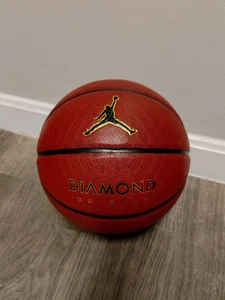 Jordan Diamond Outdoor Basketball Ambra Nero Taglia 7 mai usato - Foto 1 di 4