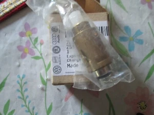 GENUINE AUDI Q7 4L Porsche Cayenne Volkswagen Touareg Air Spring Pressure Valve - Picture 1 of 1