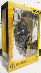 SIGNED - Play Arts Kai Metal Gear Solid Peace Walker Snake Figure Battle Version - Picture 1 of 7