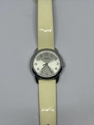 Reloj Timex Mujer Fácil Lectura T2P082 Blanco Charol 31mm Batería Nueva Foto 1 de 4
