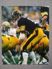 (1981-1984) IOWA HAWKEYES- CHUCK LONG AUTOGRAPH 8x10 ACTION PHOTO #3 SIGNED AUTO