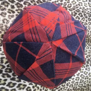 FRENCH 1960s/1970s UNISEX NEWSBOY CAP~RED/BLUE DENIM PLAID~MADE IN FRANCE~NEW~M - Picture 1 of 13
