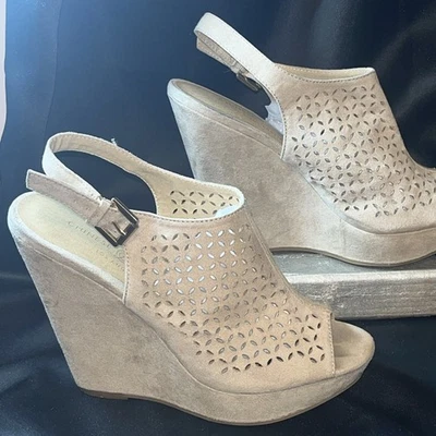 Sandalias de cuña para mujer Chinese Laundry talla 7 Reino Unido talla 37 1/2 Foto 1 de 4