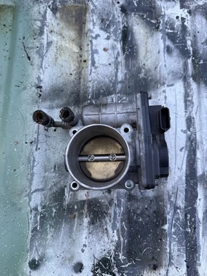 Infiniti G35 VQ35HR 2007 2008 fabricante de equipos originales sedán pasajero derecho carrocería del acelerador  Foto 1 de 4