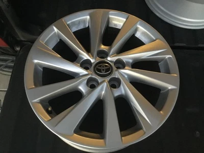(1) 17" TOYOTA CAMRY FACTORY OEM ALLOY WHEEL RIM 17x7 1/2 2021-2024 - Image 1 of 4