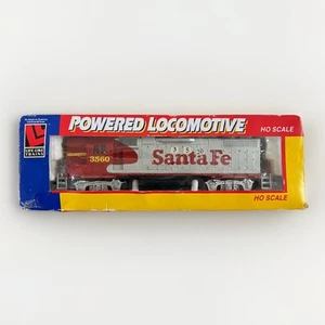 Life-Like Trains 8067 Powered Locomotive GP38 Loco High Nose Santa Fe #3560 - Picture 1 of 2